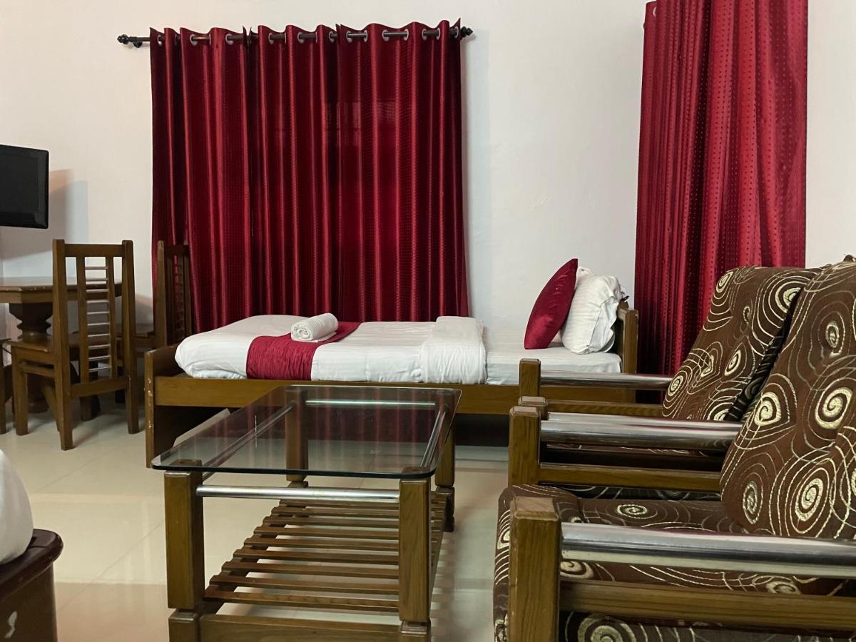 Hotel Caveri Мадикери Екстериор снимка