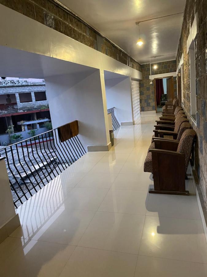 Hotel Caveri Мадикери Екстериор снимка