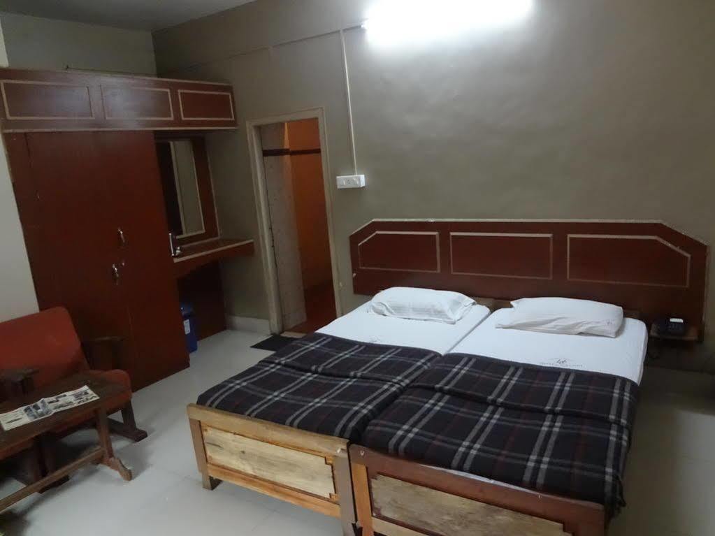Hotel Caveri Мадикери Екстериор снимка